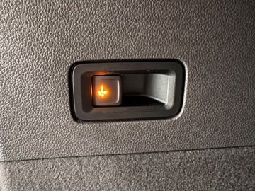 Volkswagen T7 Multivan AHK StHz Panodach Kamera