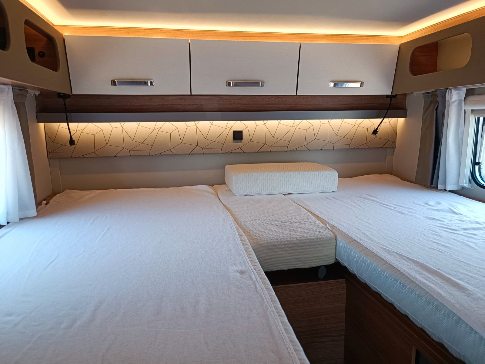 Fahrzeugabbildung Weinsberg CaraSuite 650 MEG Ford *Automatik*Smart-TV