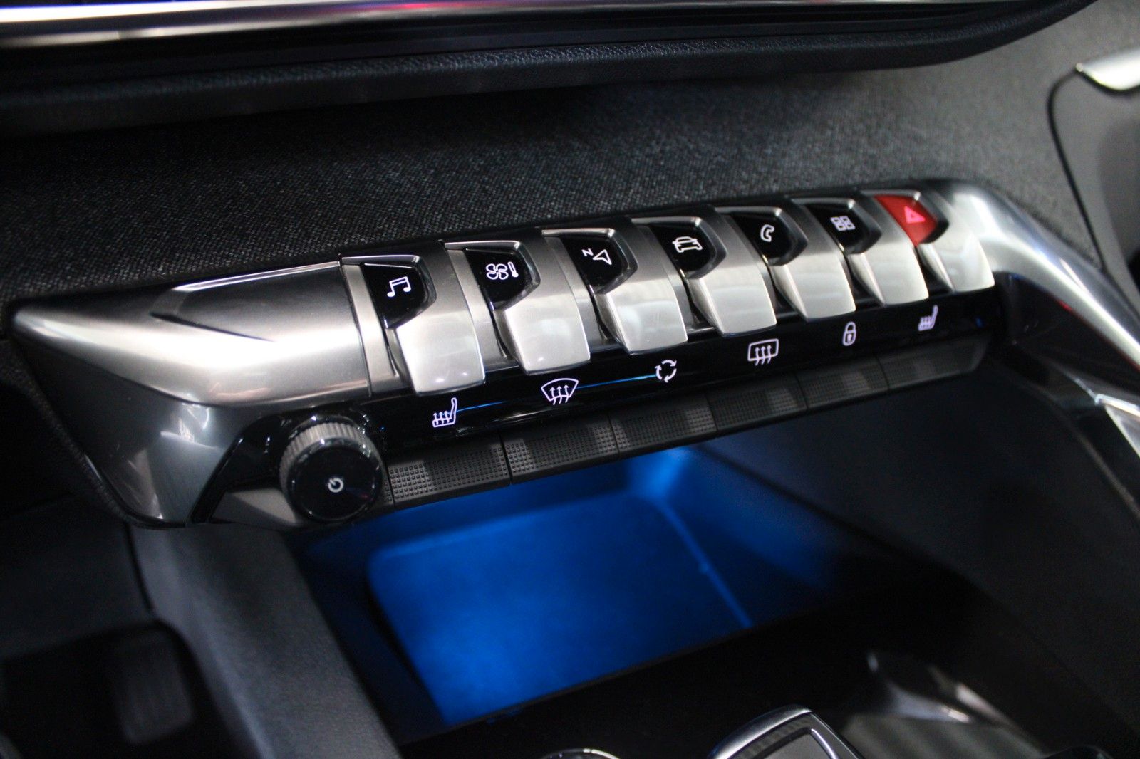 Fahrzeugabbildung Peugeot 3008 Allure Automatik AHK NAVI el.Heckklappe uvm