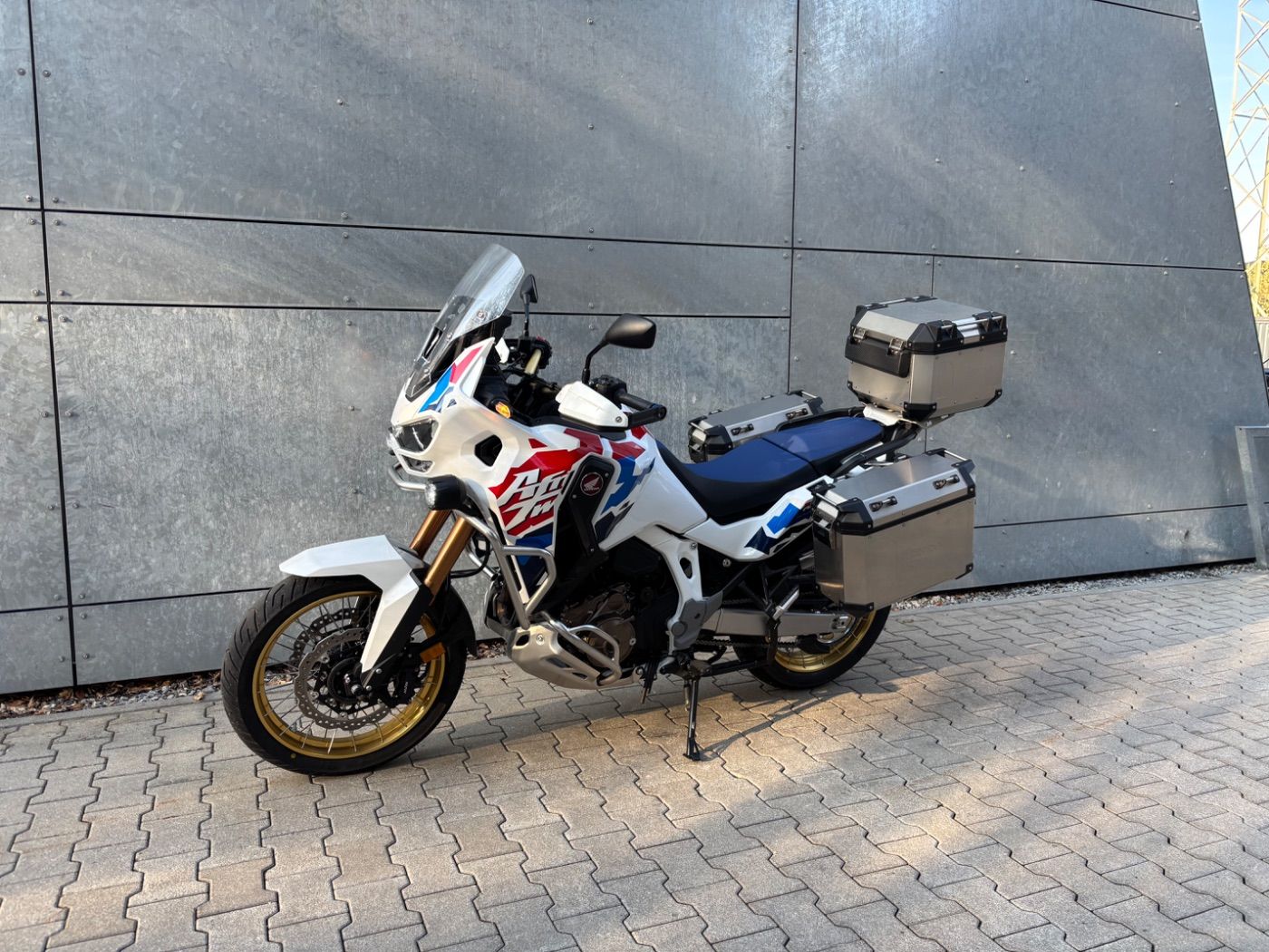 Fahrzeugabbildung Honda CRF 1100 D 4 S ADV Sports DCT ES Travel Urban Pa