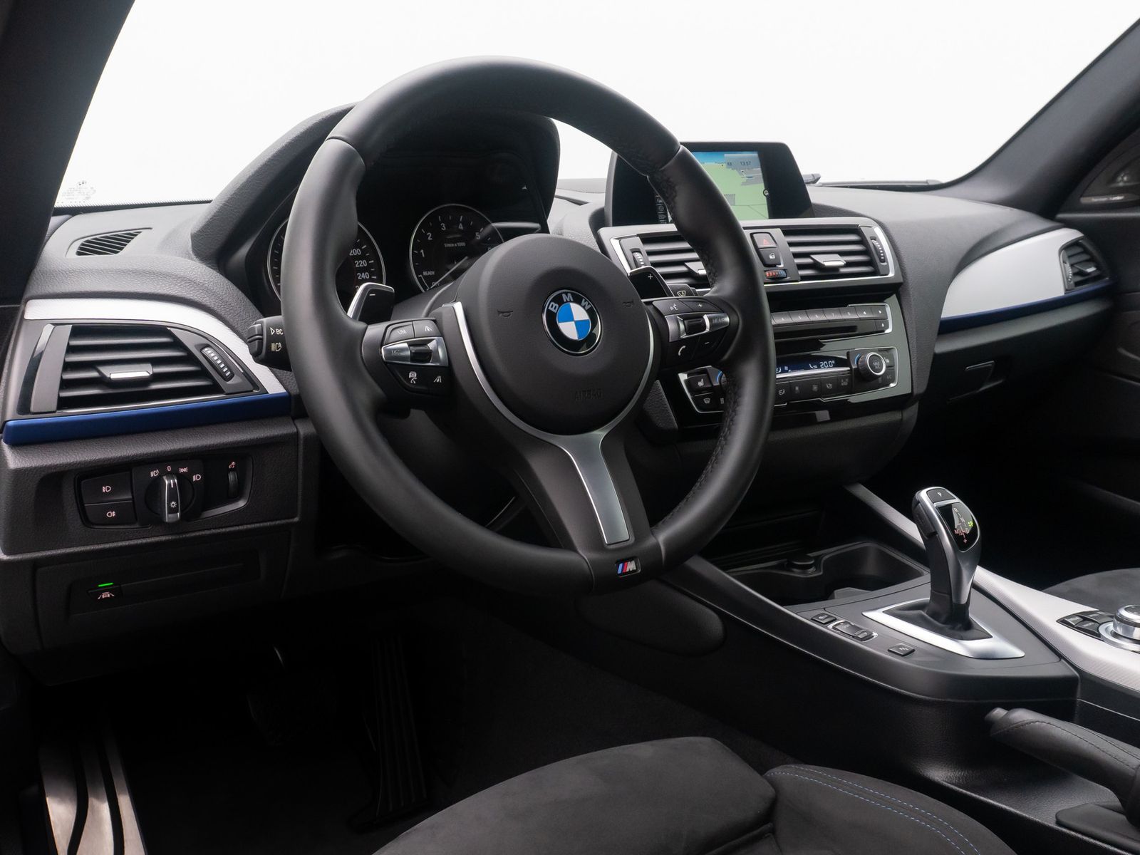 Fahrzeugabbildung BMW 125i M Sport Stop&Go Alarm ParkAss H/K Alcantara