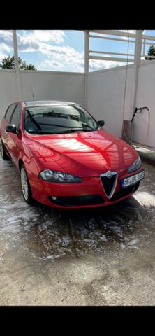 Alfa Romeo 147 1.6 TS - TÜV neu / durchgew...