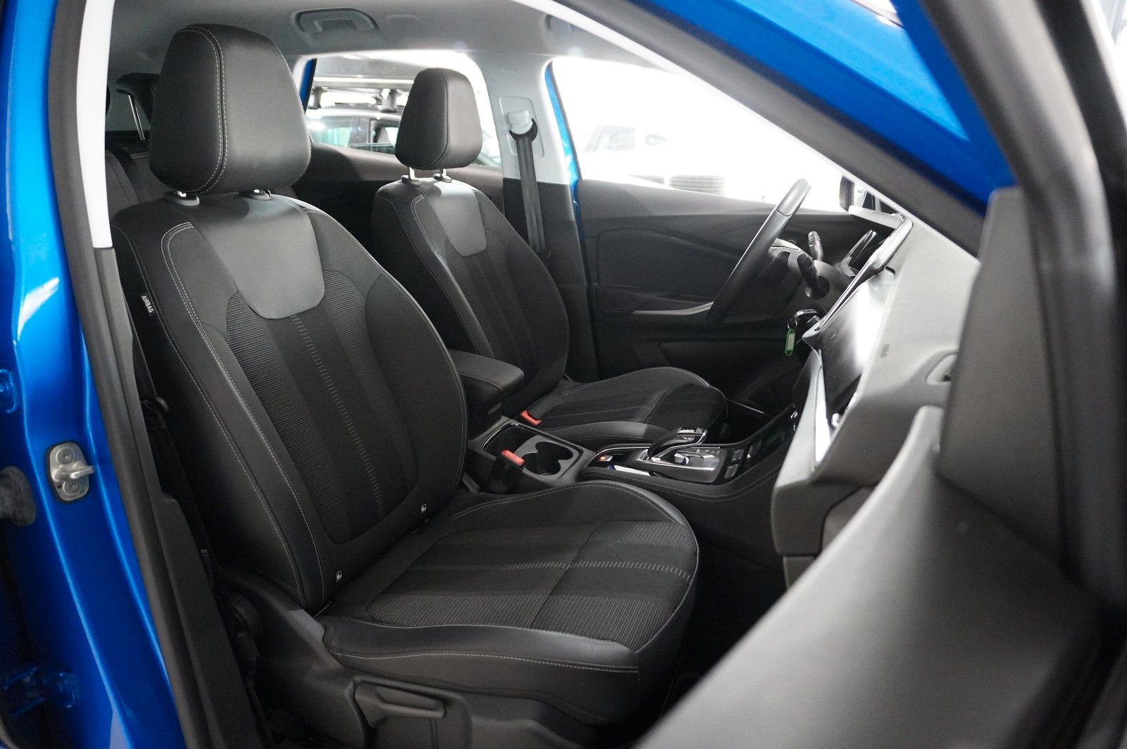 Fahrzeugabbildung Opel Grandland 1.5D GS SPORT NAVI/LED/VIRT./SPORT/DAB
