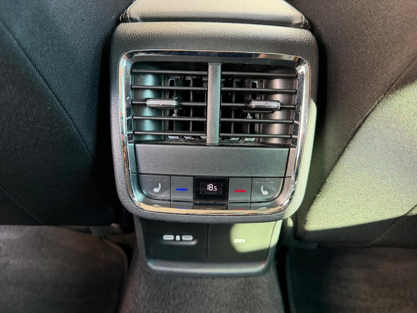 Fahrzeugabbildung SKODA Octavia 2.0TDI Style >VIRTU+HEAD+LED+SHZ+ACC+18"
