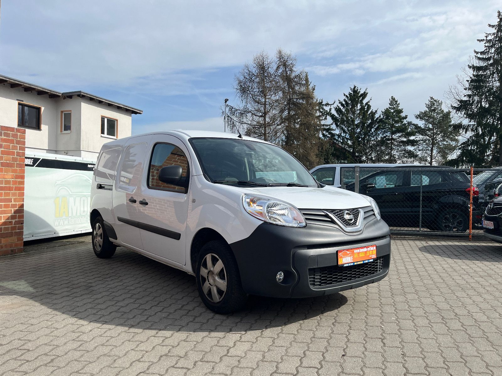 NISSAN NV250