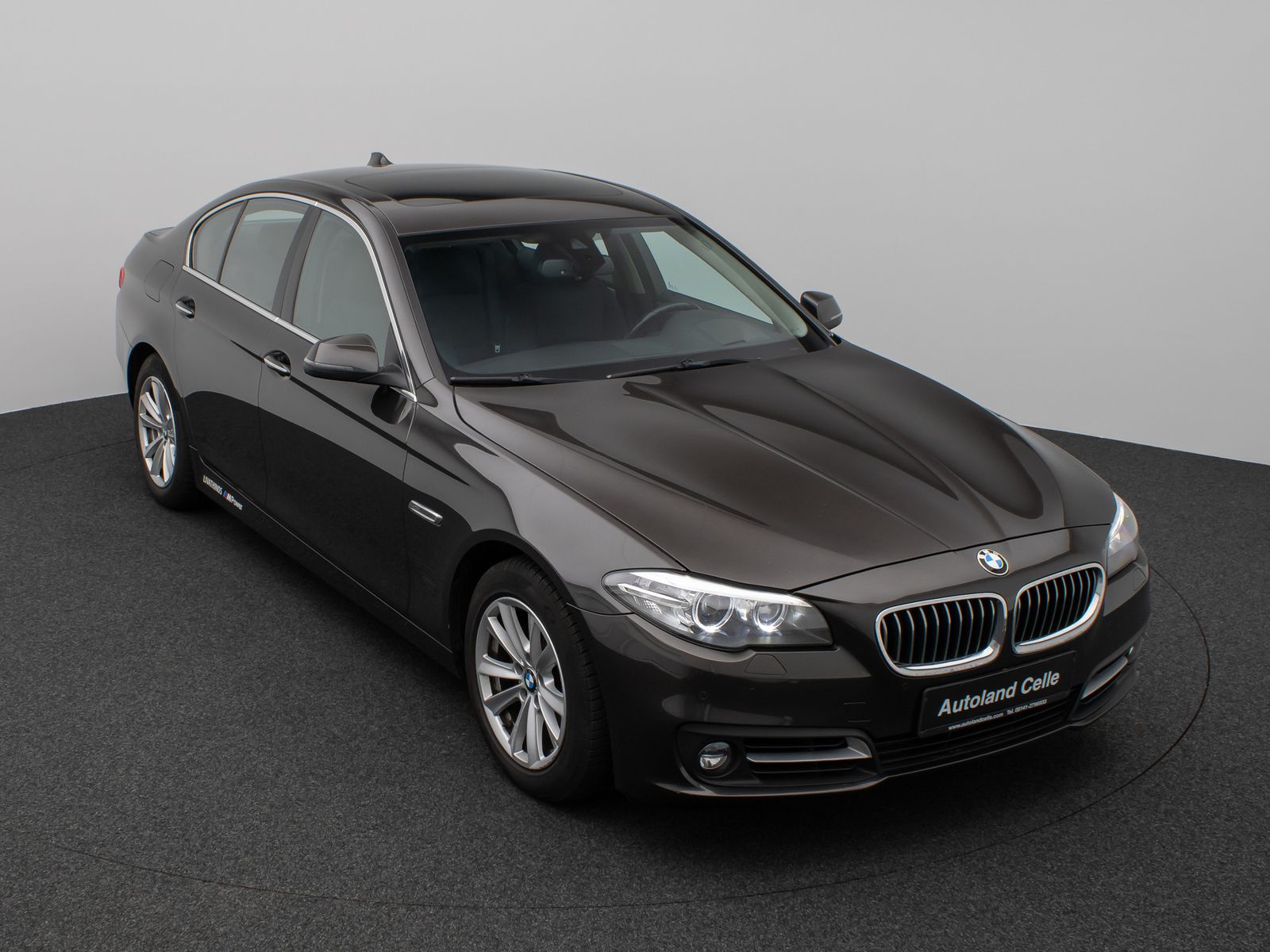 Fahrzeugabbildung BMW 520d Kamera Glasdach HUD HiFi Komfort Alarm AHK