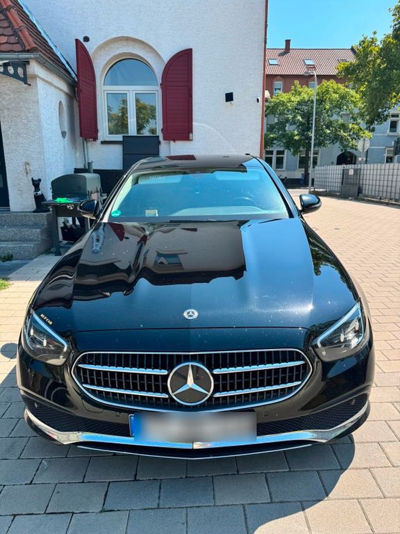Image of Mercedes-Benz E 220