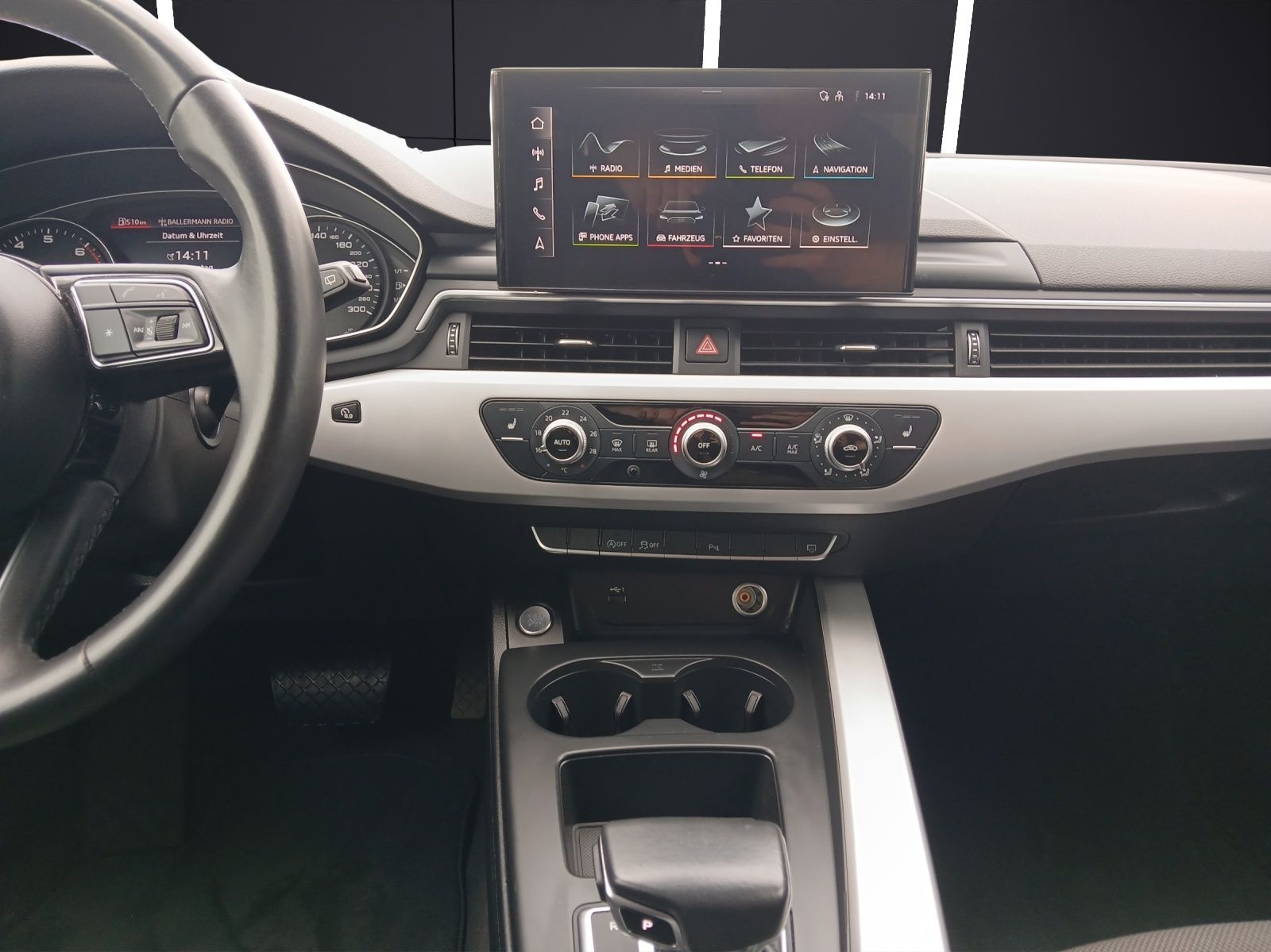 Fahrzeugabbildung Audi A4 Avant 35 TFSI  Navi GRA PDC SH LM