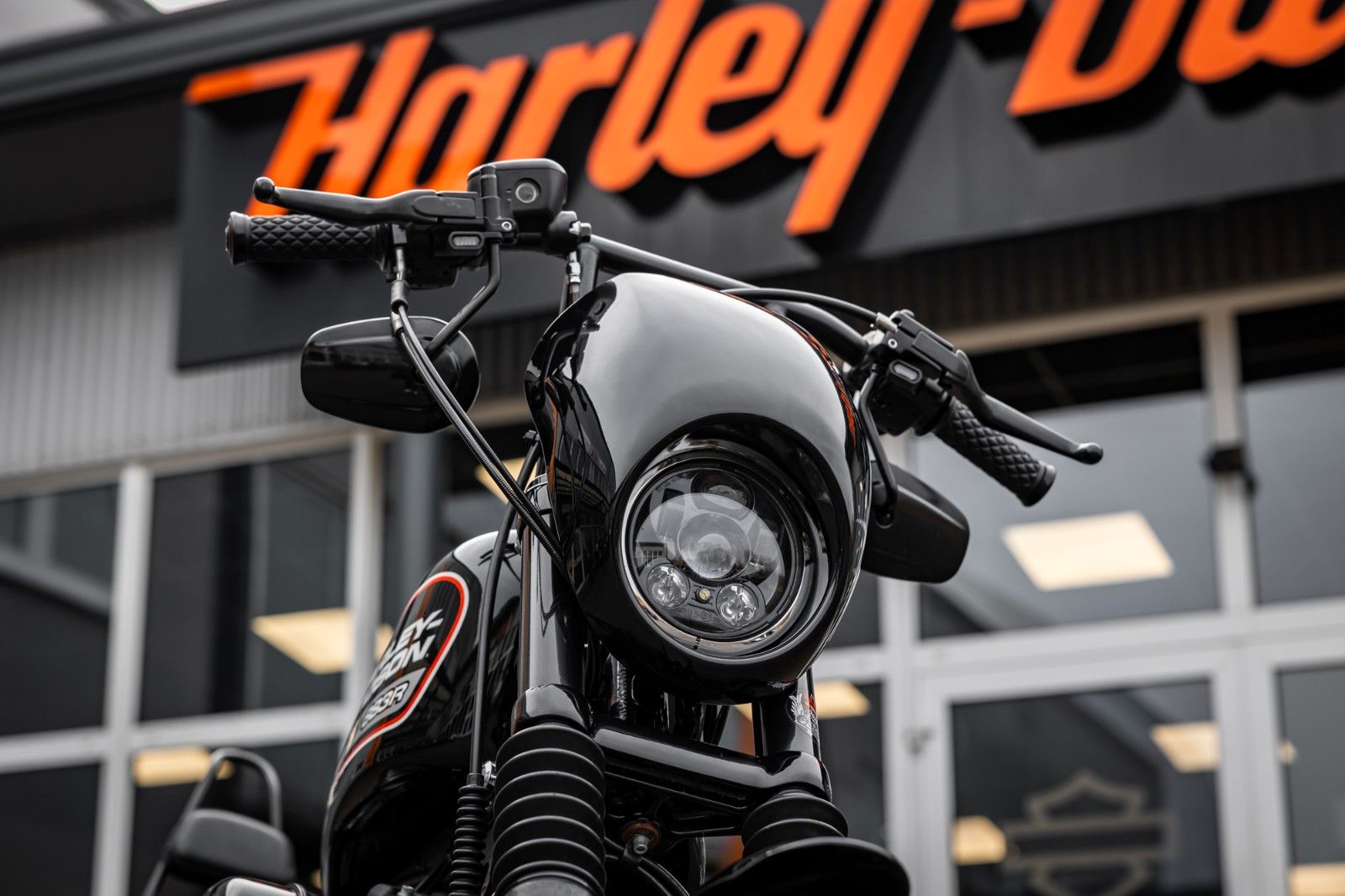 Fahrzeugabbildung Harley-Davidson Sportster XL883R Roadster - MILLER ABGASANLAGE -