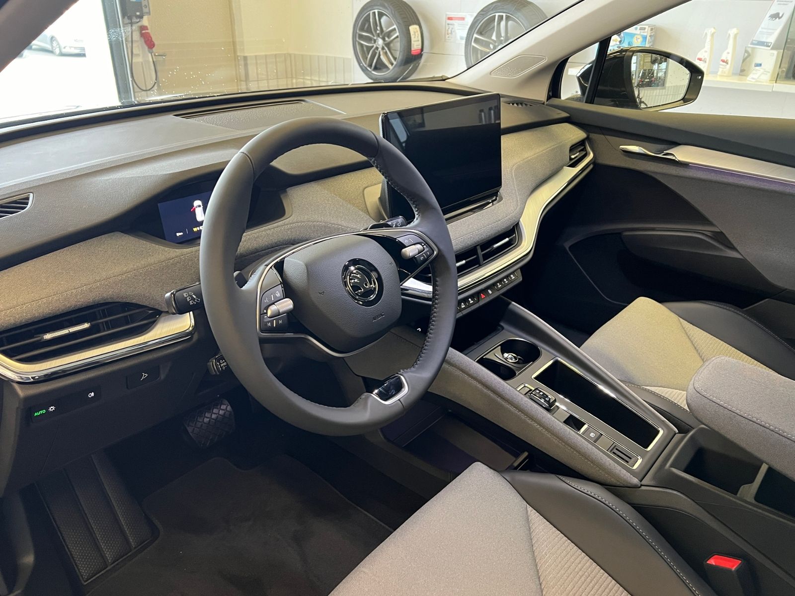 Fahrzeugabbildung SKODA Enyaq 85 *AHK, LED, ACC, 20"-LM*