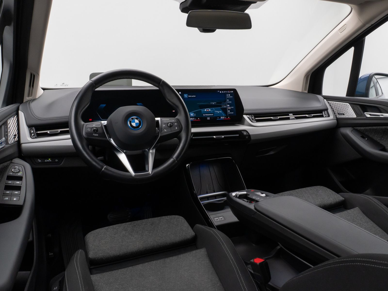 Fahrzeugabbildung BMW 225 Active Tourer  xD 360°HUD DAB H/K Sport LED