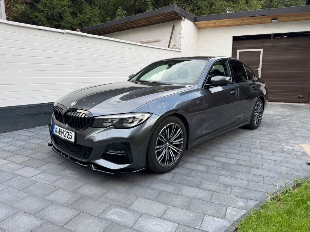 Image of BMW 320