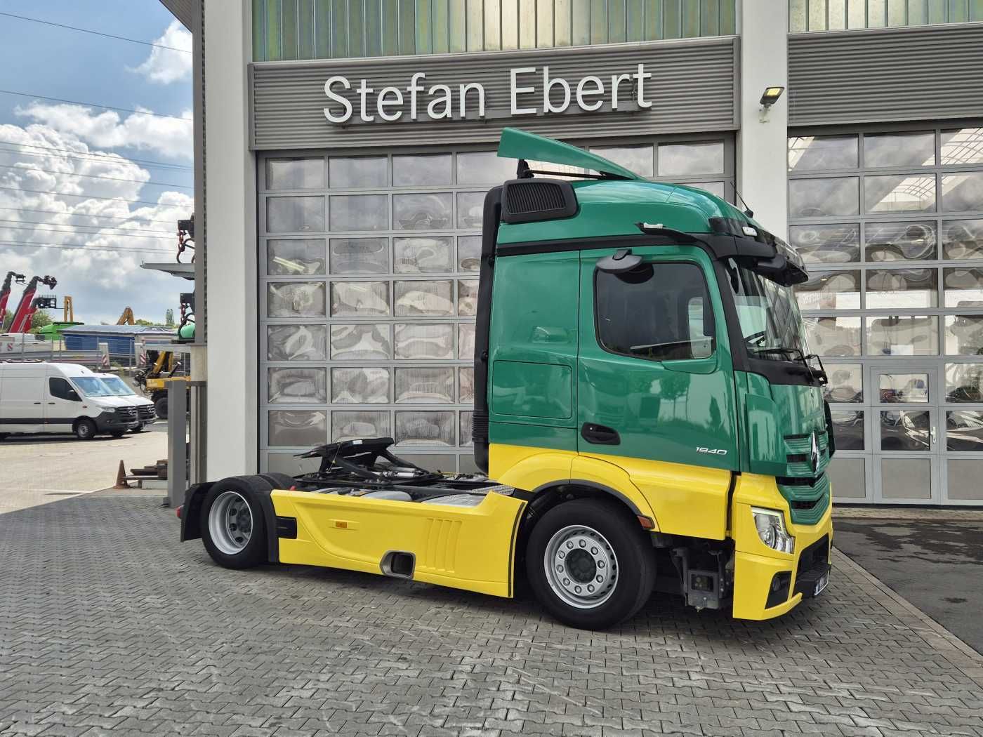 Fahrzeugabbildung Mercedes-Benz Actros 1840 LSnRL Retarder Hubsattelplatte Xenon