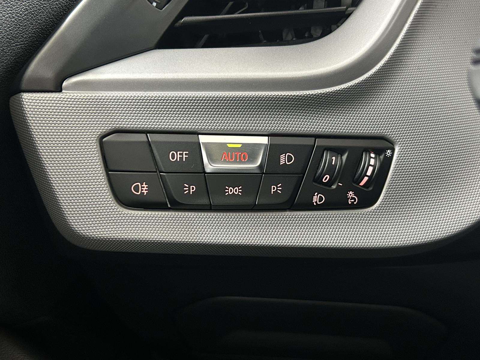 BMW 1 Series i Advantage+LED+KAM+Nav+Temp+Digitales Kombi, миниатюра 26