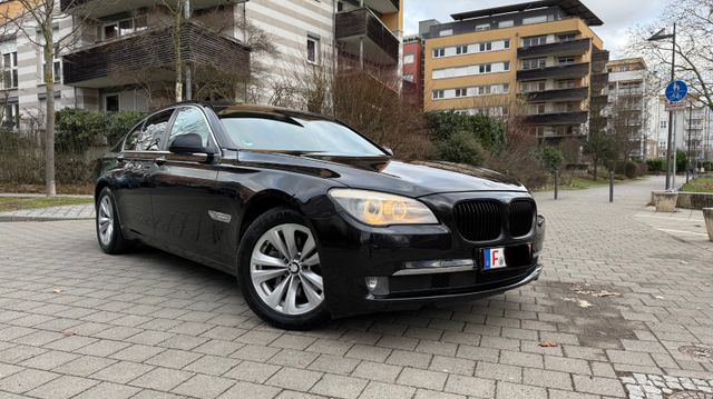 BMW 730d /Head UP/Soft Close/Distronic/Spur/Kamera/