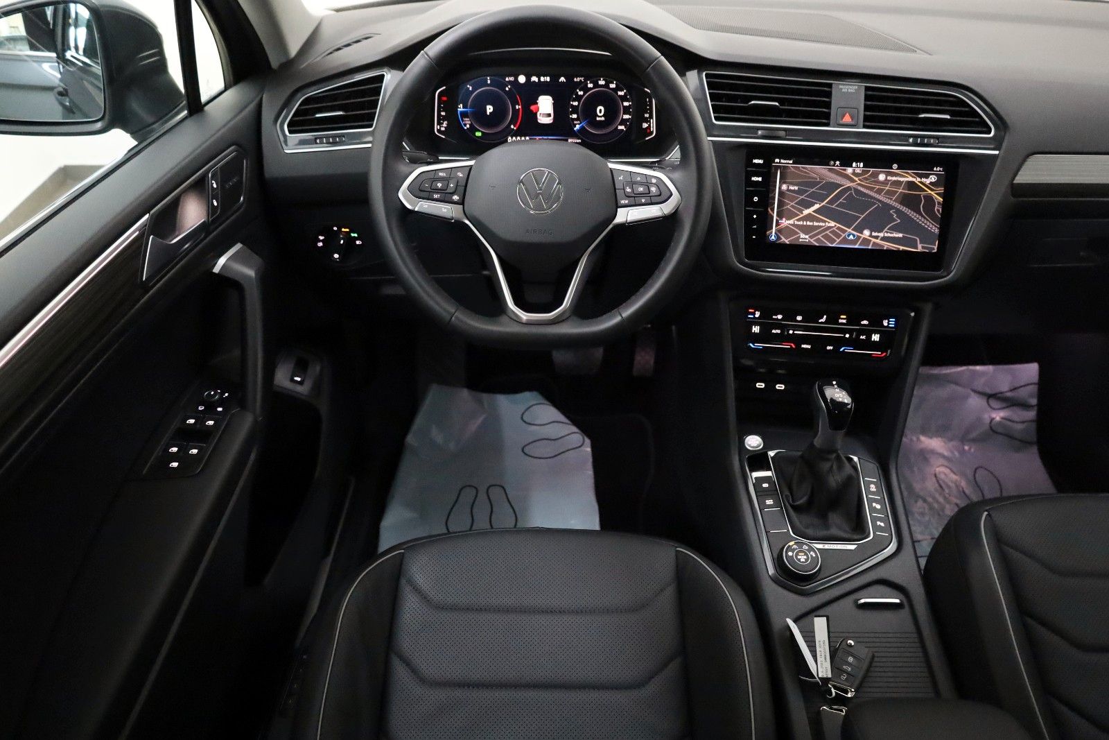 Fahrzeugabbildung Volkswagen Tiguan Allspace Elegance 4M 7 Si.,Leder,Navi,AHK