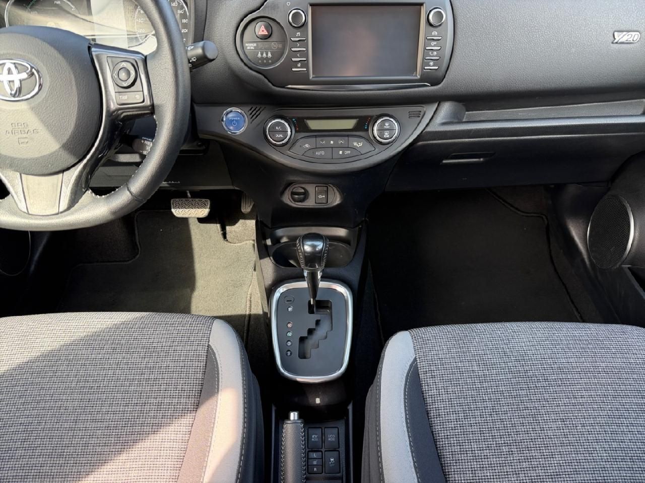 Fahrzeugabbildung Toyota Yaris Hybrid Y20 Club