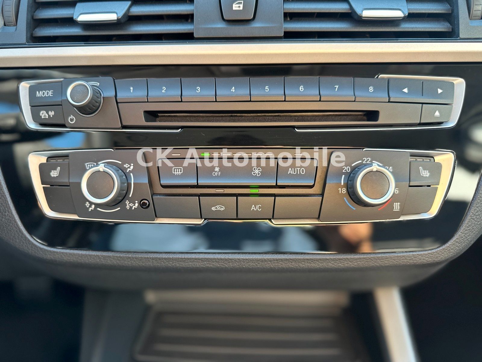 Fahrzeugabbildung BMW 118i Lim. 5-trg. /Klimaautomatik/SHZ/PDC