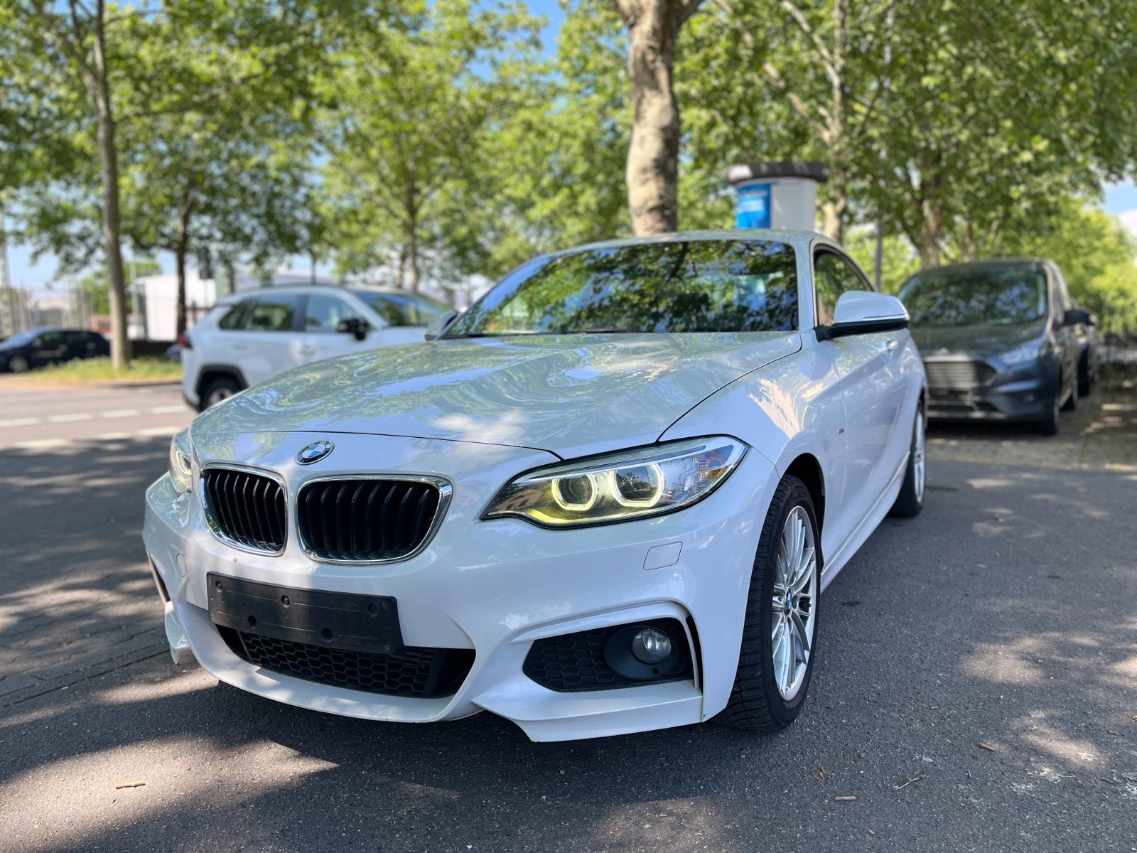 BMW 220 Coupe*M-Paket*Keyless*Bi-Xenon