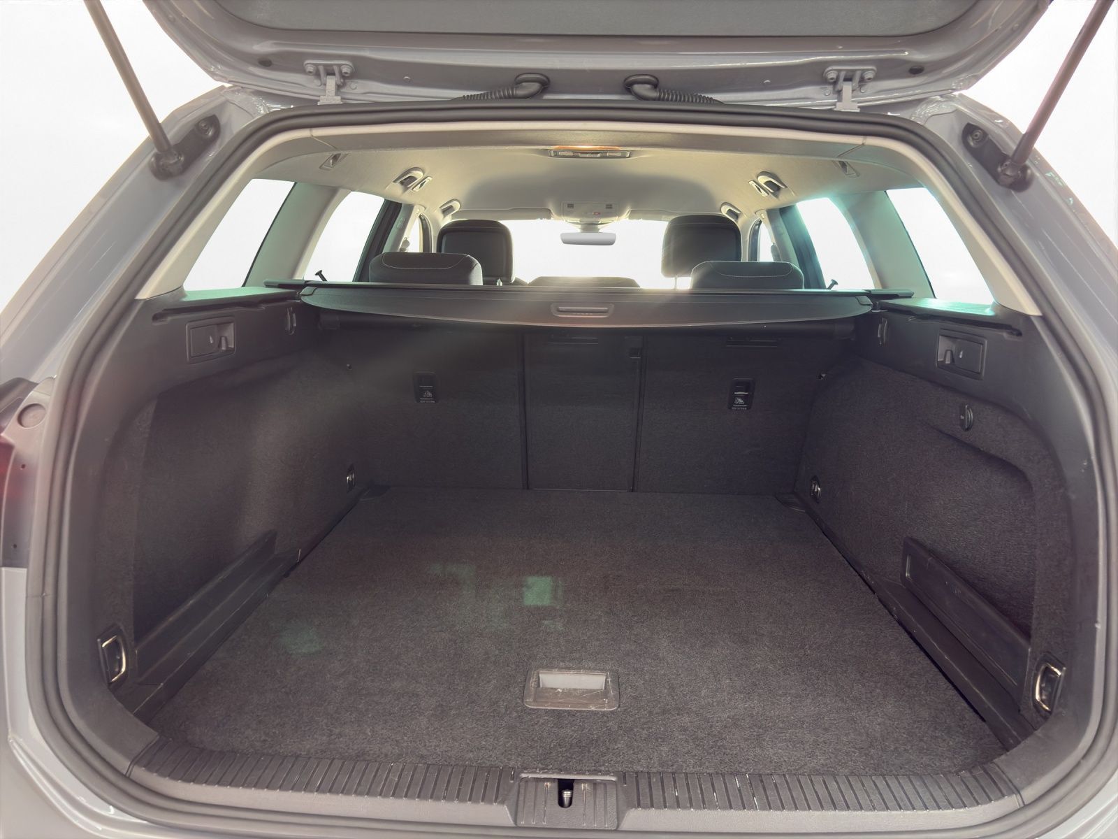 Volkswagen Passat Variant - Bild 24