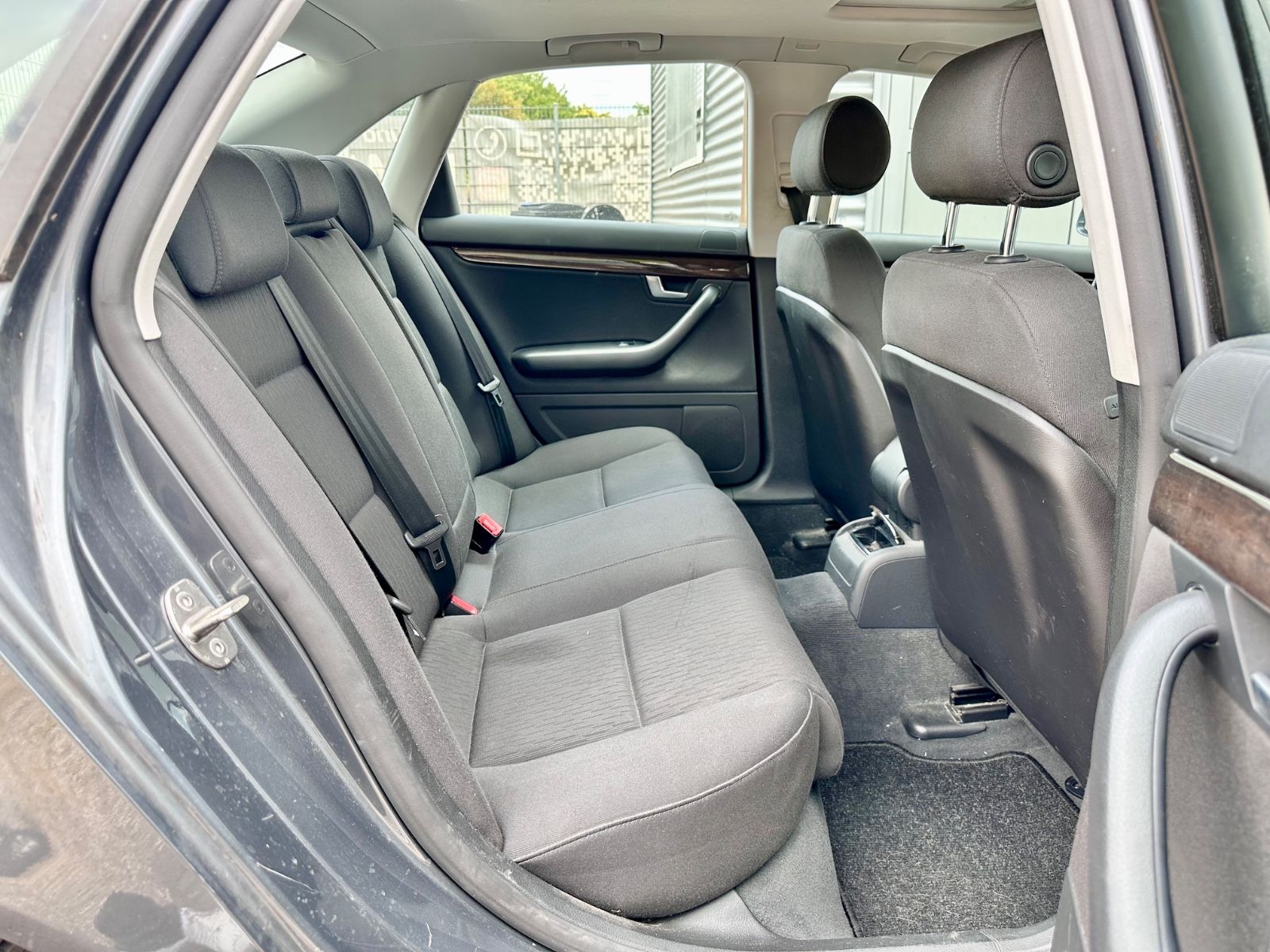 Fahrzeugabbildung Audi A4 163 PS Limousine *PDC+Automatik+Schiebedach*