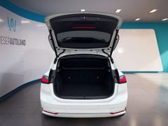 Fahrzeugabbildung BMW 218i ActiveTourer Luxury Line LEDER ACC LED RFK