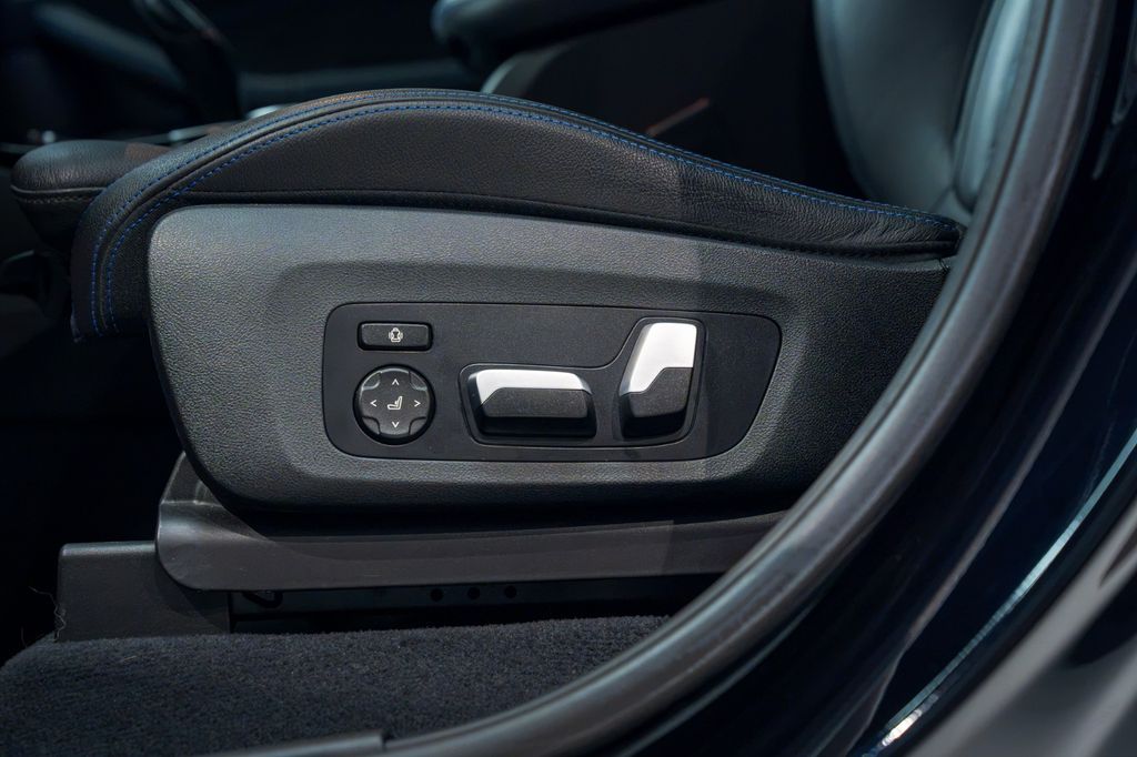 BMW X3 M40i*AHK*HU*PANO*H&K*360*LED BMW X3 M40i*AHK*HU*PANO*H&K*360*LED