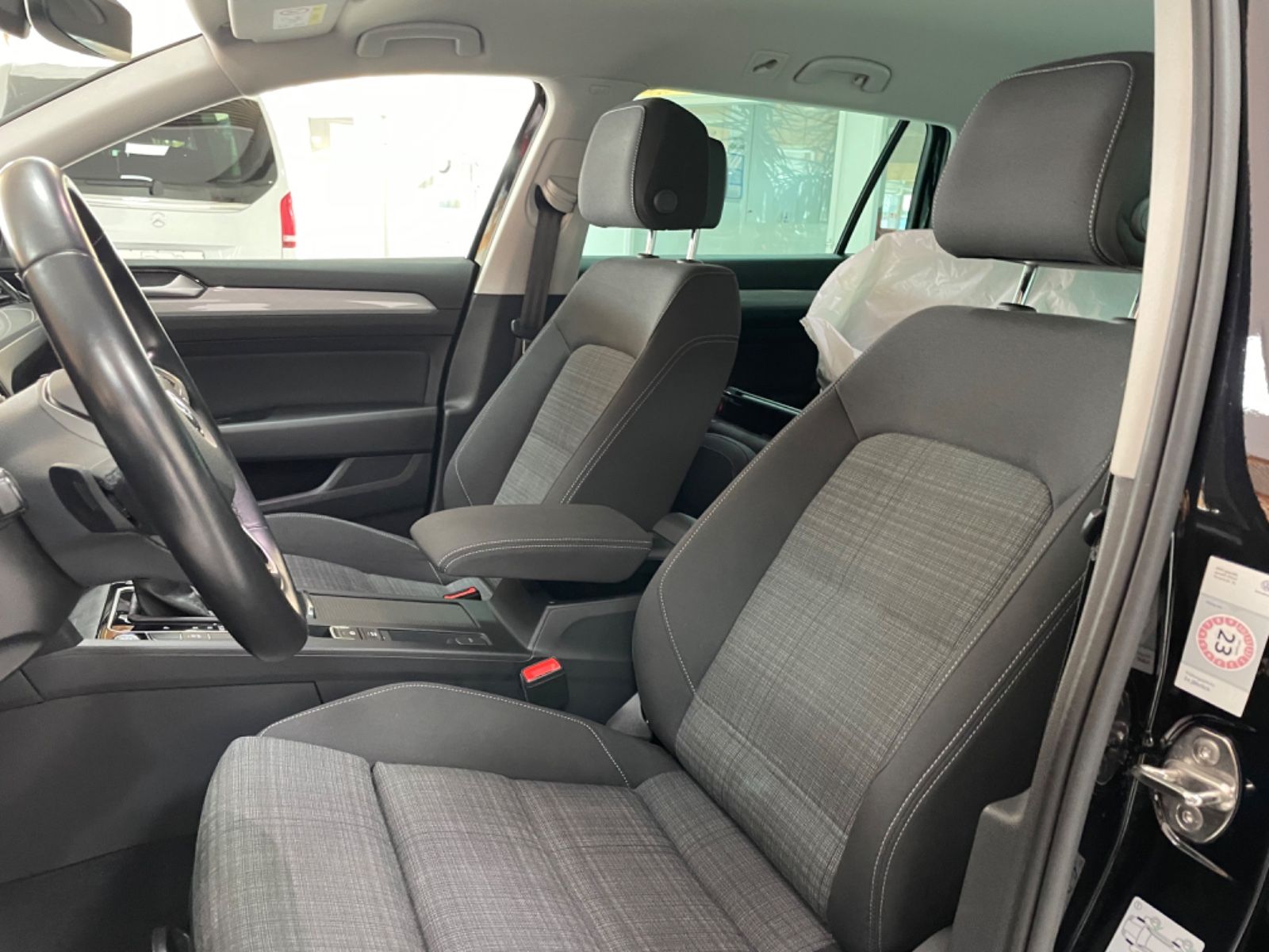 Fahrzeugabbildung Volkswagen Passat Variant Business