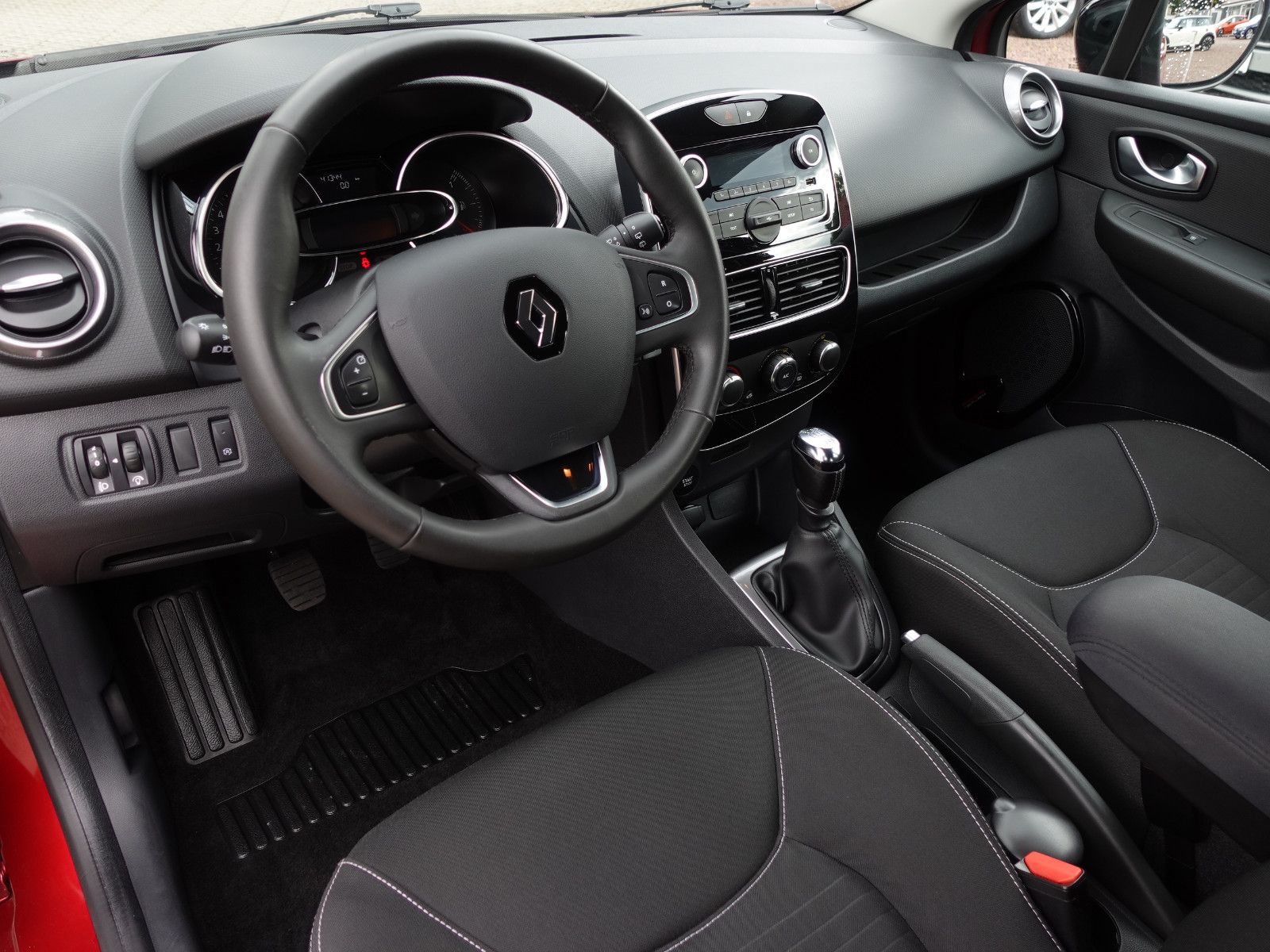 Fahrzeugabbildung Renault Clio ENERGY TCe 120 Limited I.Hand Service NEU