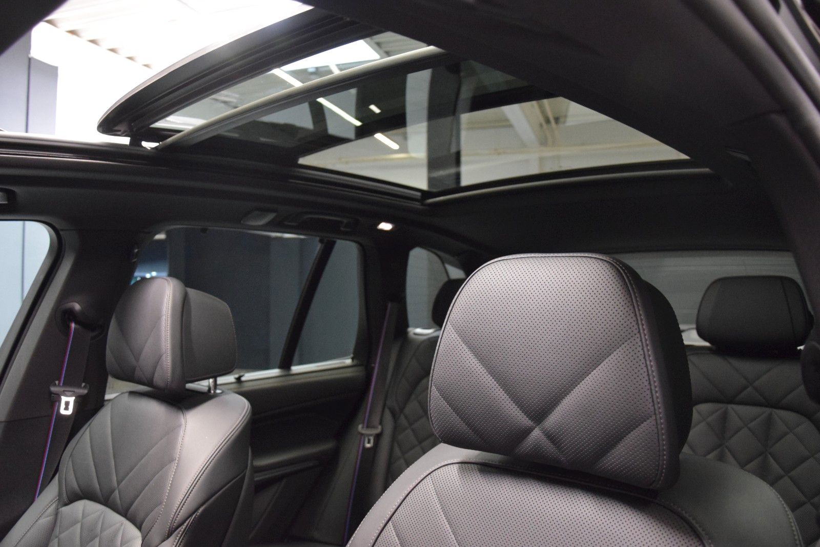 Fahrzeugabbildung BMW X5 30 d xDrive M Sport Pano Sitzbelüft. AHK HuD