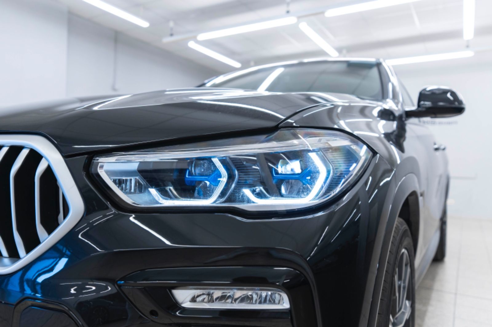 Fahrzeugabbildung BMW X6 40i xDrive M Sportpaket Harman Head up 360