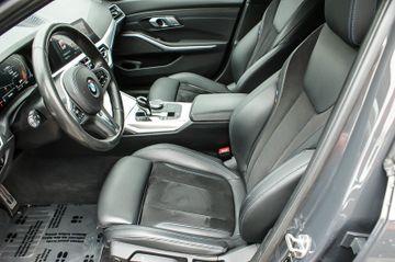 Fahrzeugabbildung BMW 320 d xDrive M Sport WINTERFREUDE LASER HUD 19''