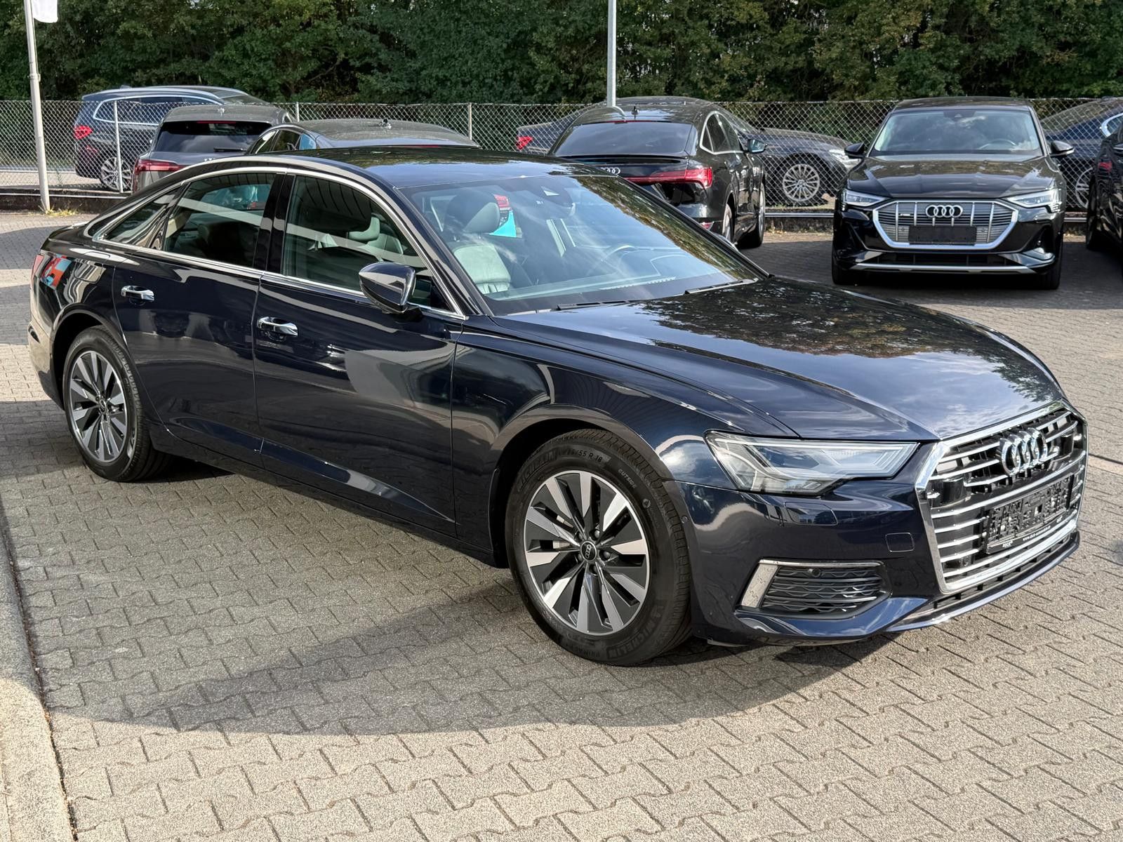 Fahrzeugabbildung Audi A6 40TDI Design MEMO+LEDER+SHZ+NAVI+KAMER+ACC+18