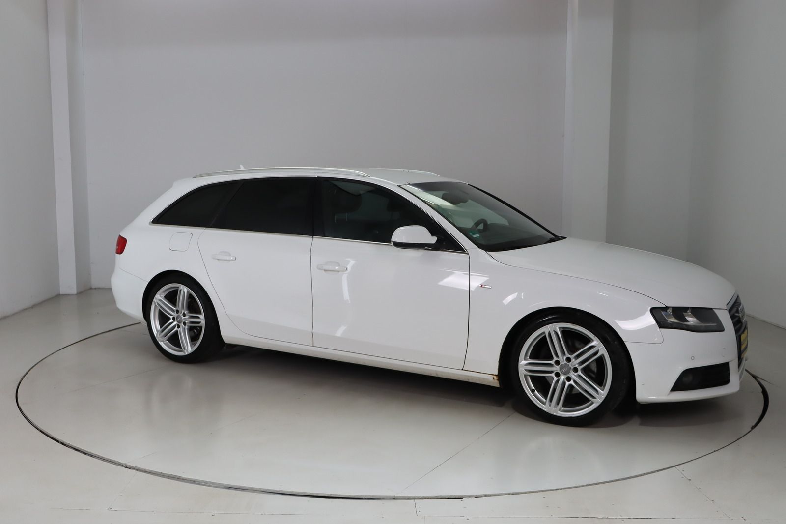 Fahrzeugabbildung Audi A4 2.0 TDI S line Avant * Sitzhzg. * Alcantara *