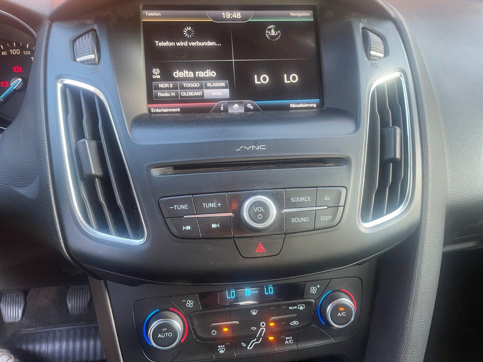 Ford Focus 2015 — photo 9