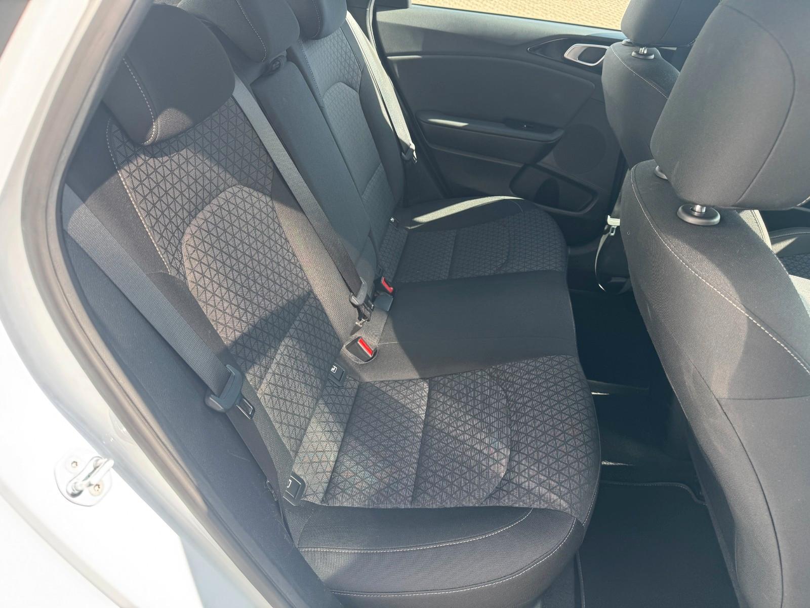 Kia Ceed 1.4 T-GDI DCT7 Vision *Navi*AWR*Garantie*