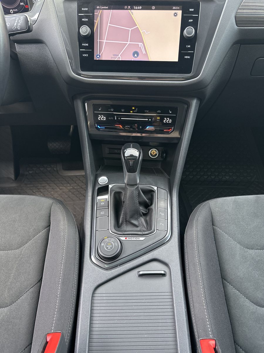 Fahrzeugabbildung Volkswagen Tiguan Allspace 4M Elegance NAV+MATRIX+AHK+PANO