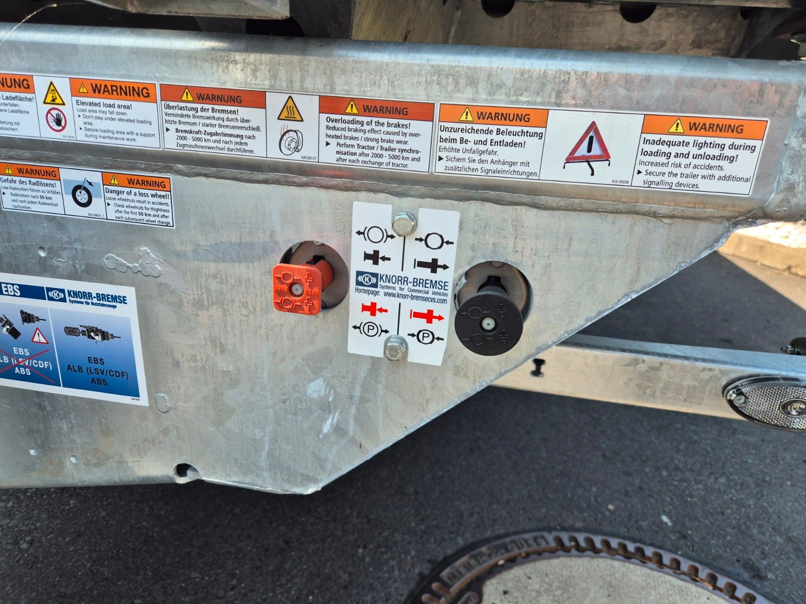 Fahrzeugabbildung Humbaur HTK 115524 Dreiseitenkipper vollverzinkt