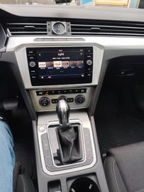 Volkswagen Passat Variant - 9