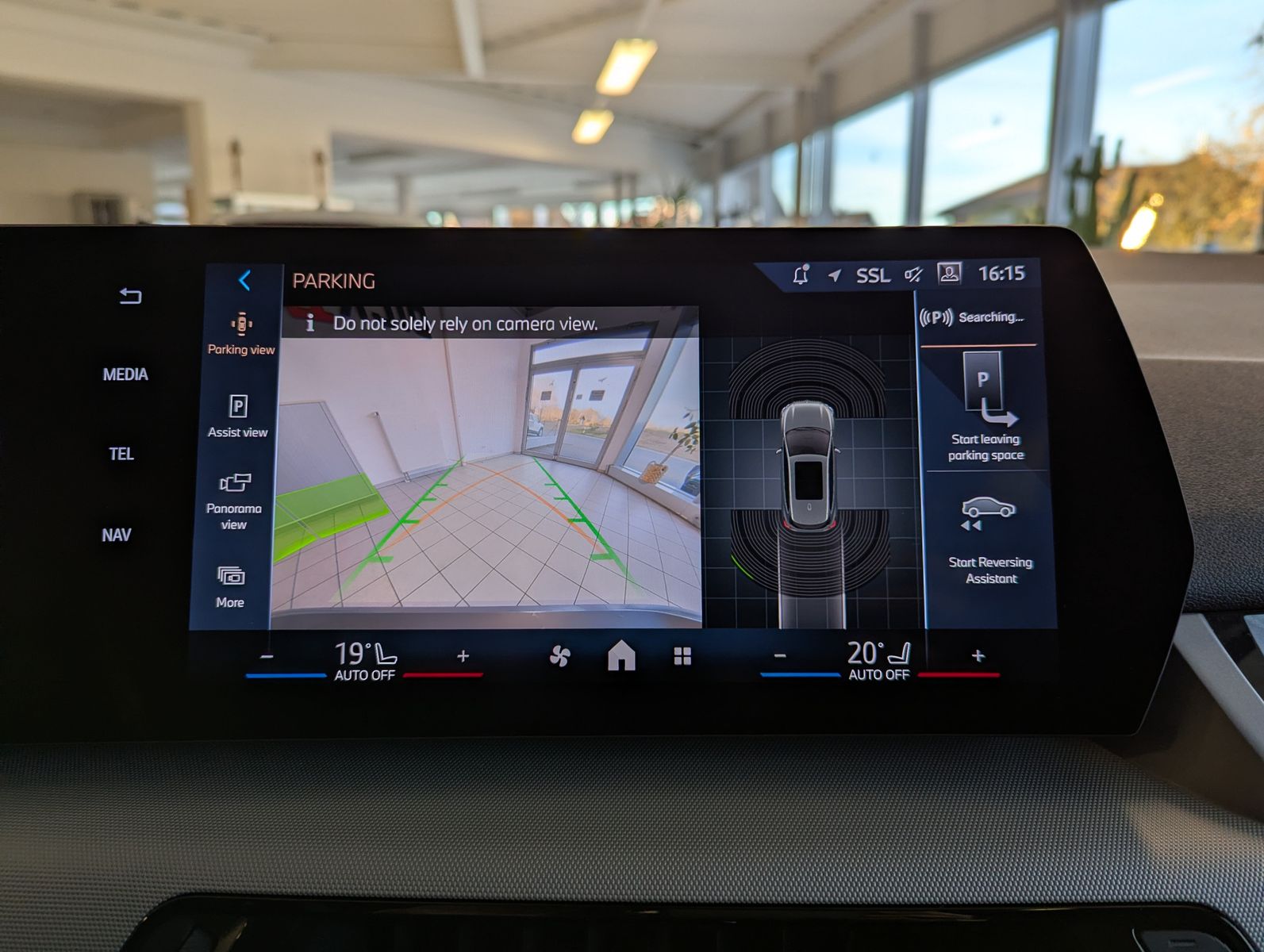 Fahrzeugabbildung BMW 220 Active Tourer i Travel-Paket Panorama AHK