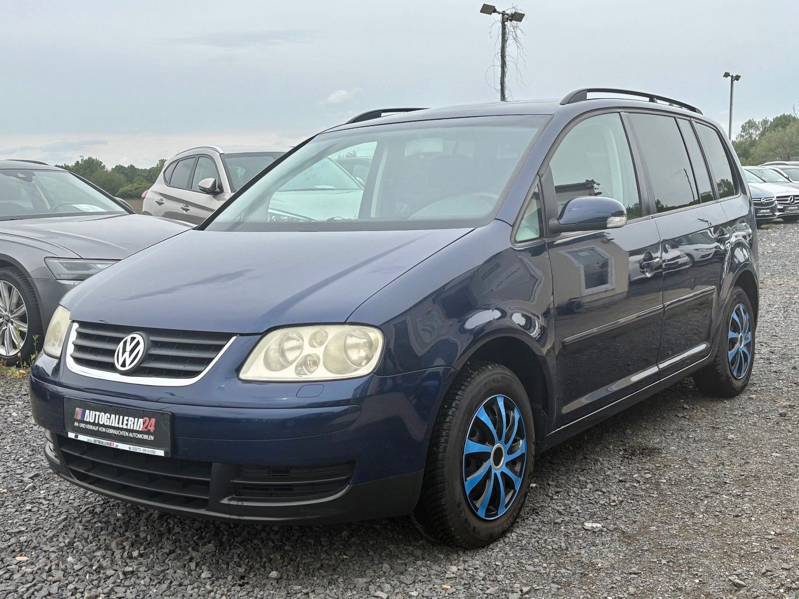 Fahrzeugabbildung Volkswagen Touran Trendline 1.9 TDI Navi SHZ AHK Klima