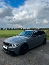 BMW e91 330i - BMW 330 mit Benzin-Antrieb: Kombi, 330i E91