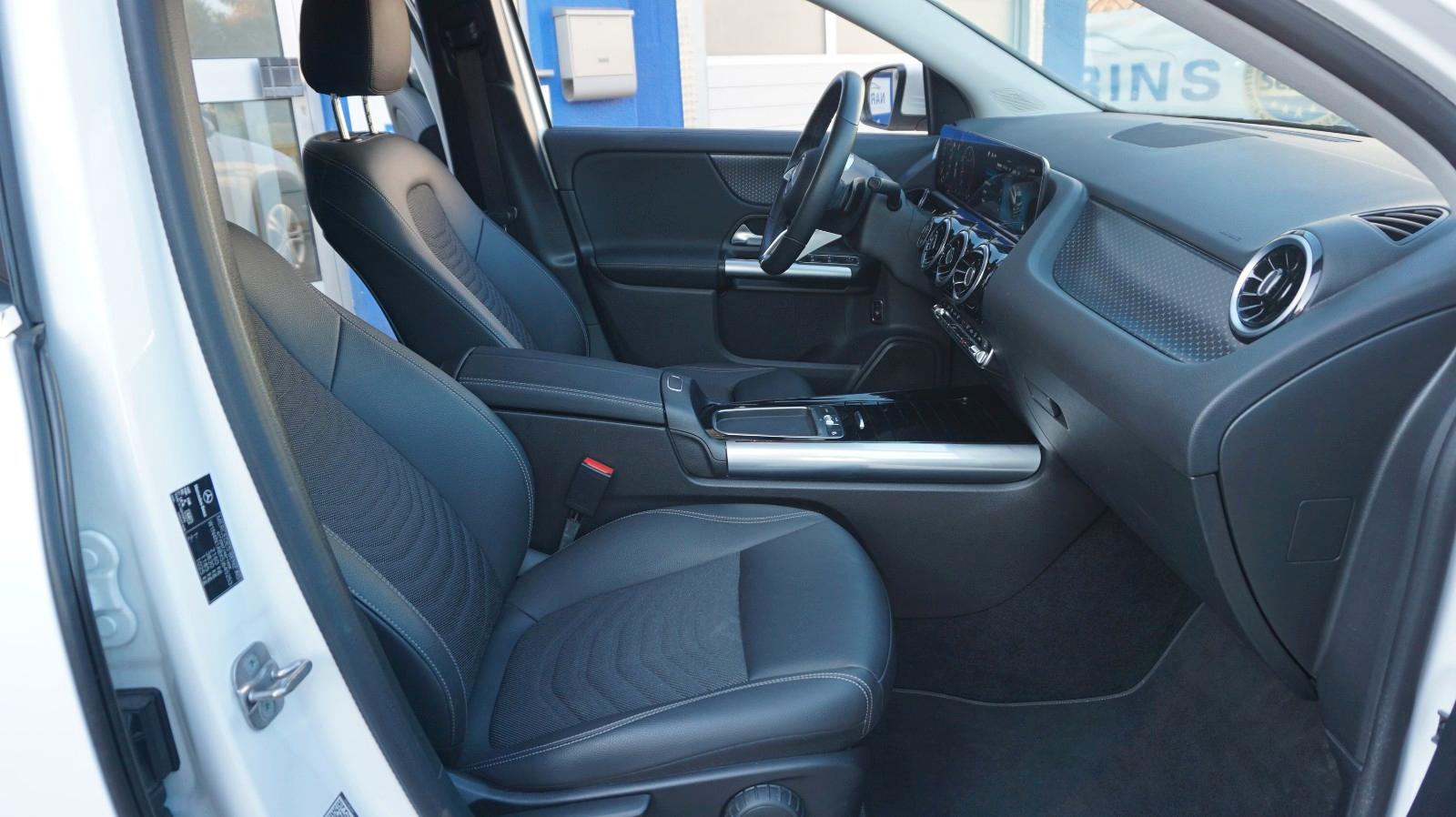Mercedes-Benz GLA d Progressive Teilleder SHZ VDD Mwst, миниатюра 22