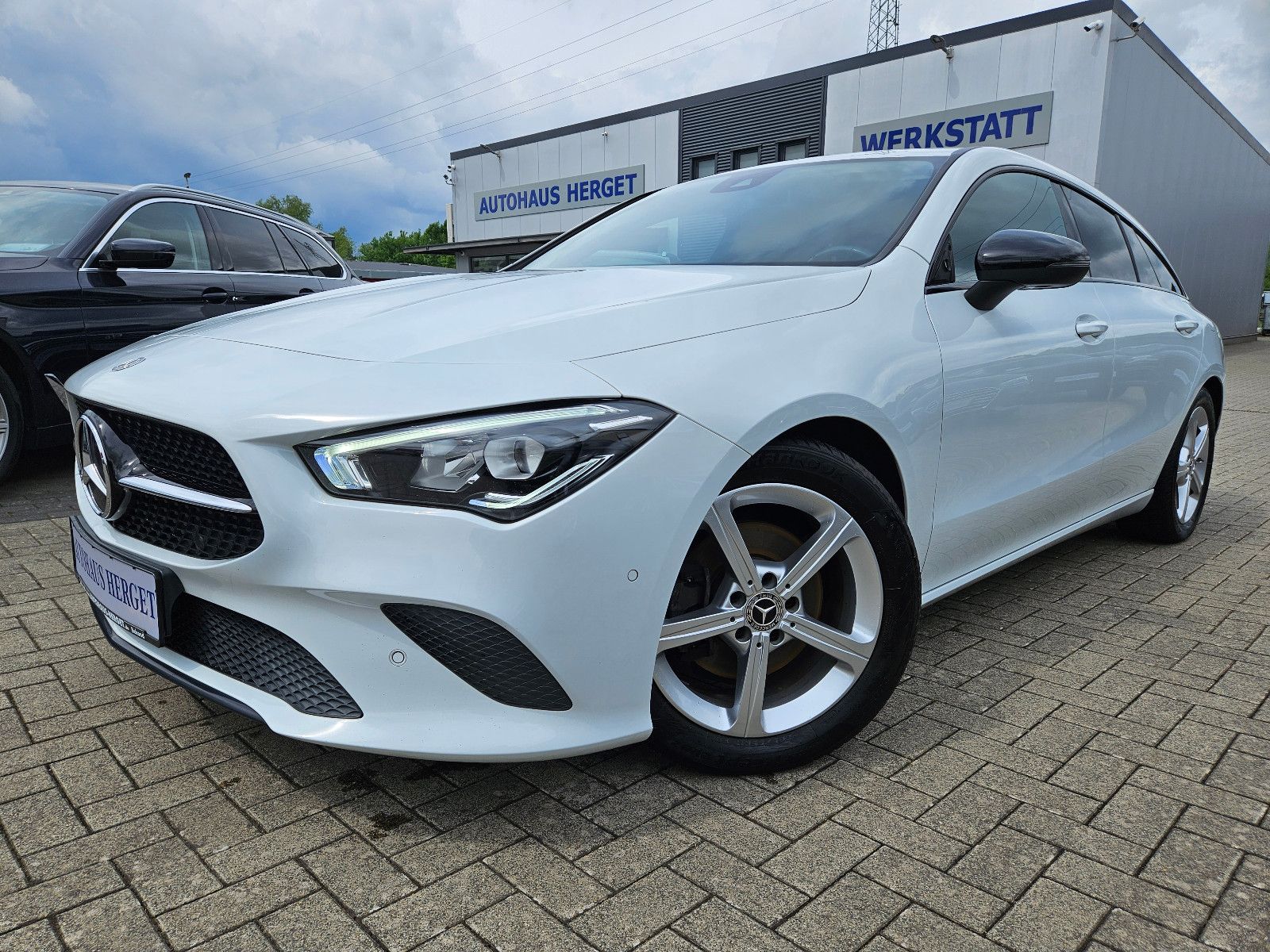 MERCEDES-BENZ CLA 200 Shooting Brake 7G-DCT Progressive