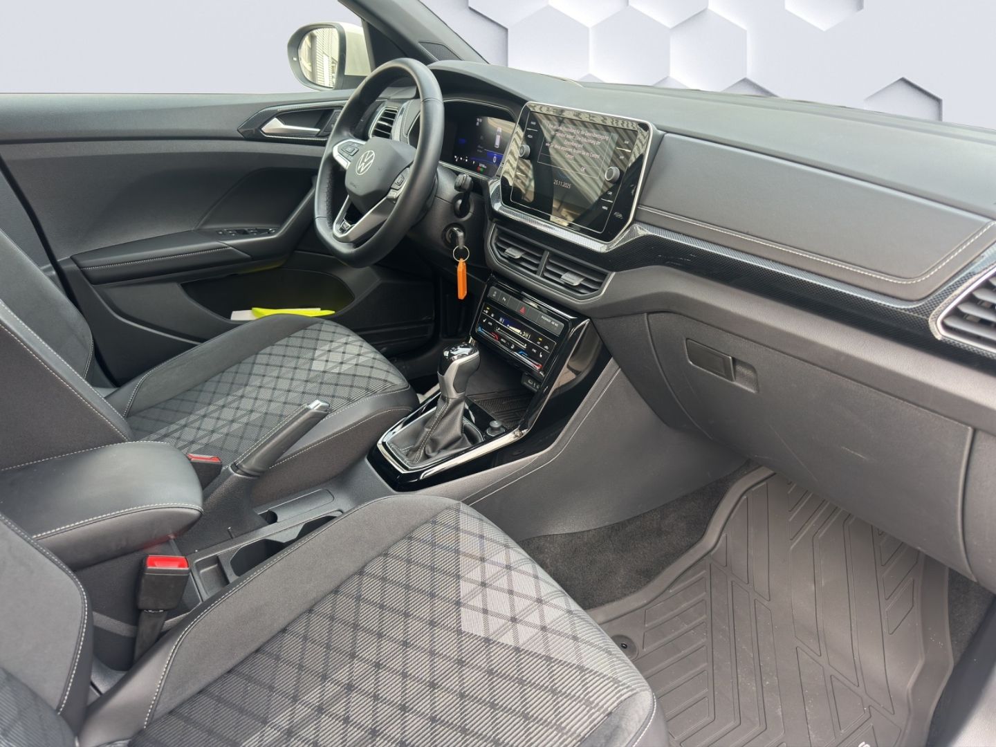 T-Cross R-Line 1.5 l TSI 110 kW DSG AHZV LED GJR