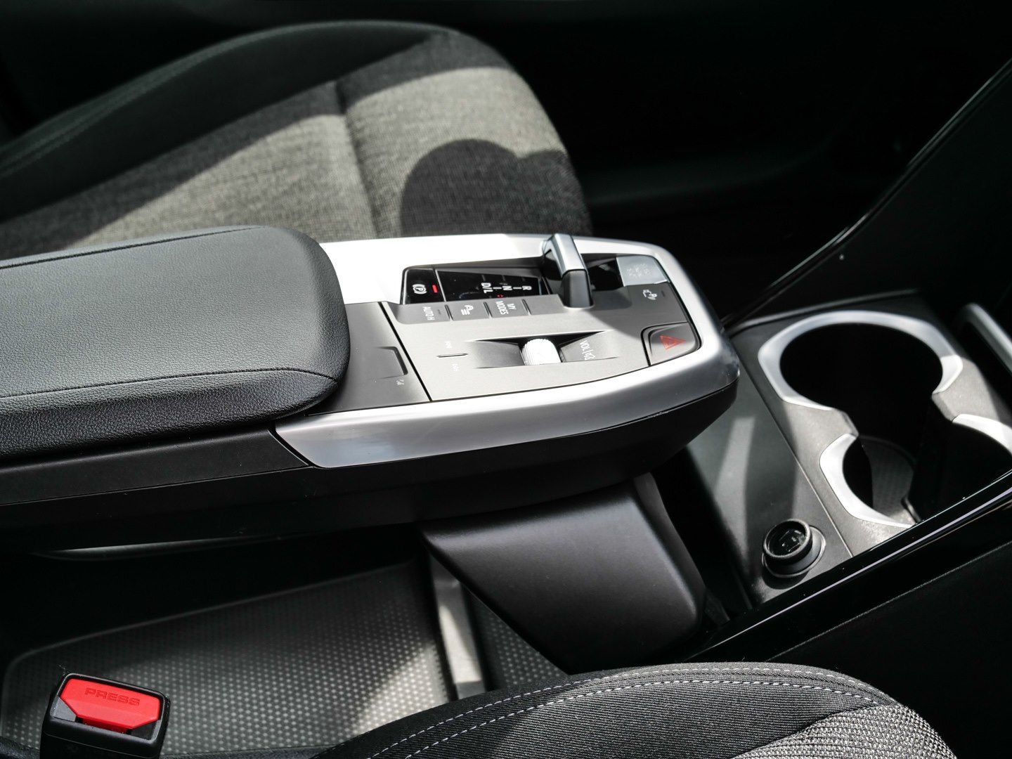 BMW X1 sDrive18d DA+ adpt.LED PA Komfortzugang foto 19