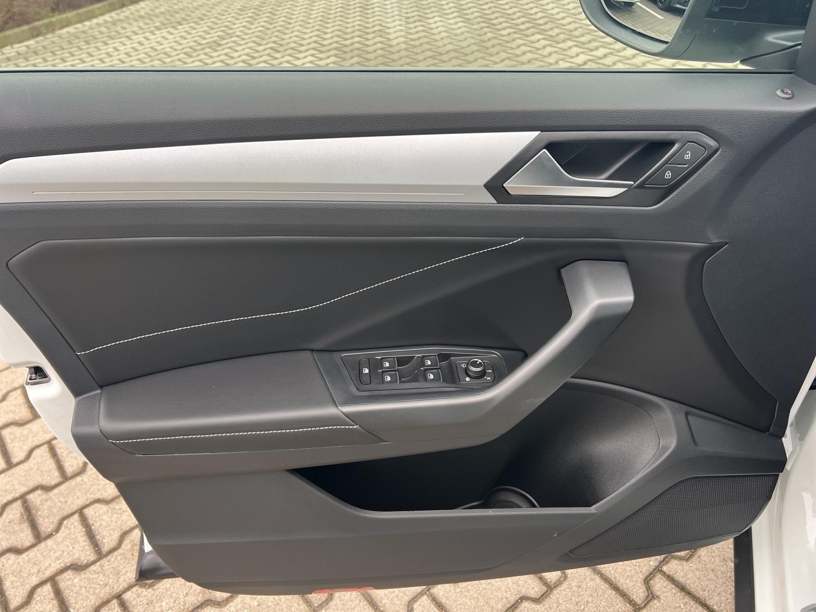 Volkswagen T-Roc Life "Goal" 2.0 l TDI DSG Rear View WR Ke, миниатюра 10