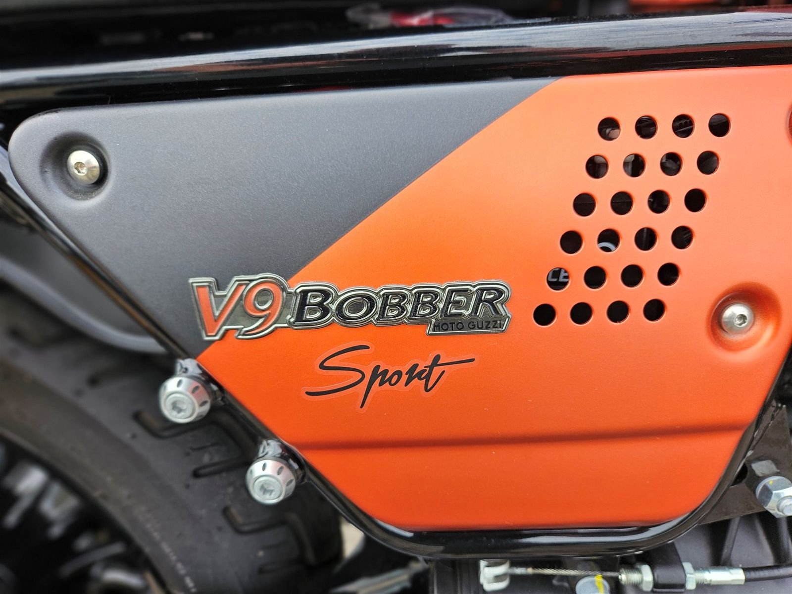 Fahrzeugabbildung Moto Guzzi V9 Bobber Sport