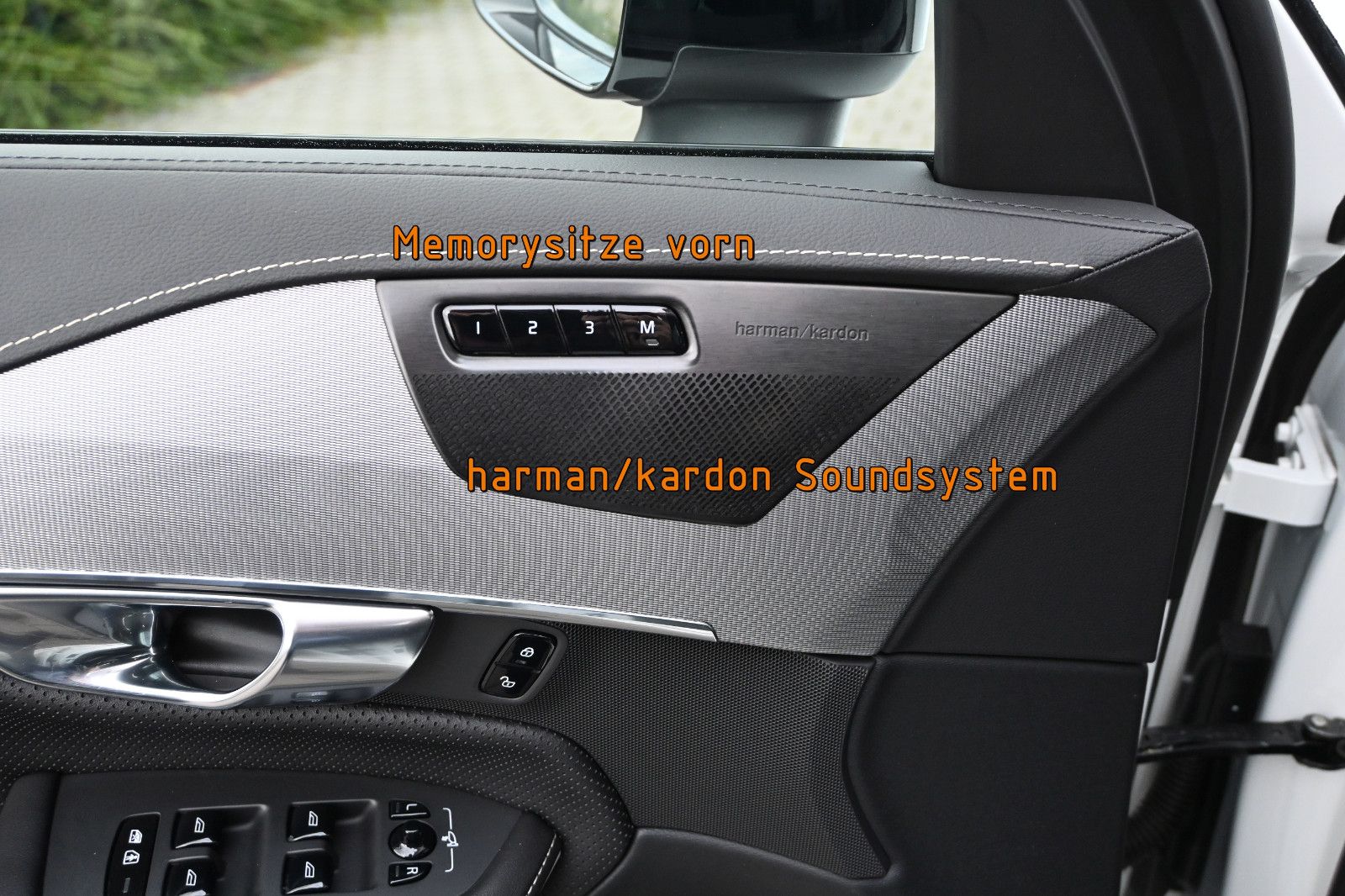 Fahrzeugabbildung Volvo XC90 B5 D AWD R-Design °ACC°AHK°PANO°STANDHEIZ°