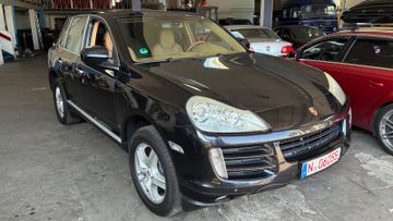 Porsche Cayenne - 2